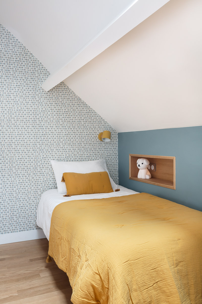 Baja Architecture Réalisation chambre d'enfant sous combles chez A et S au Vésinet dans une maison de 240 m2