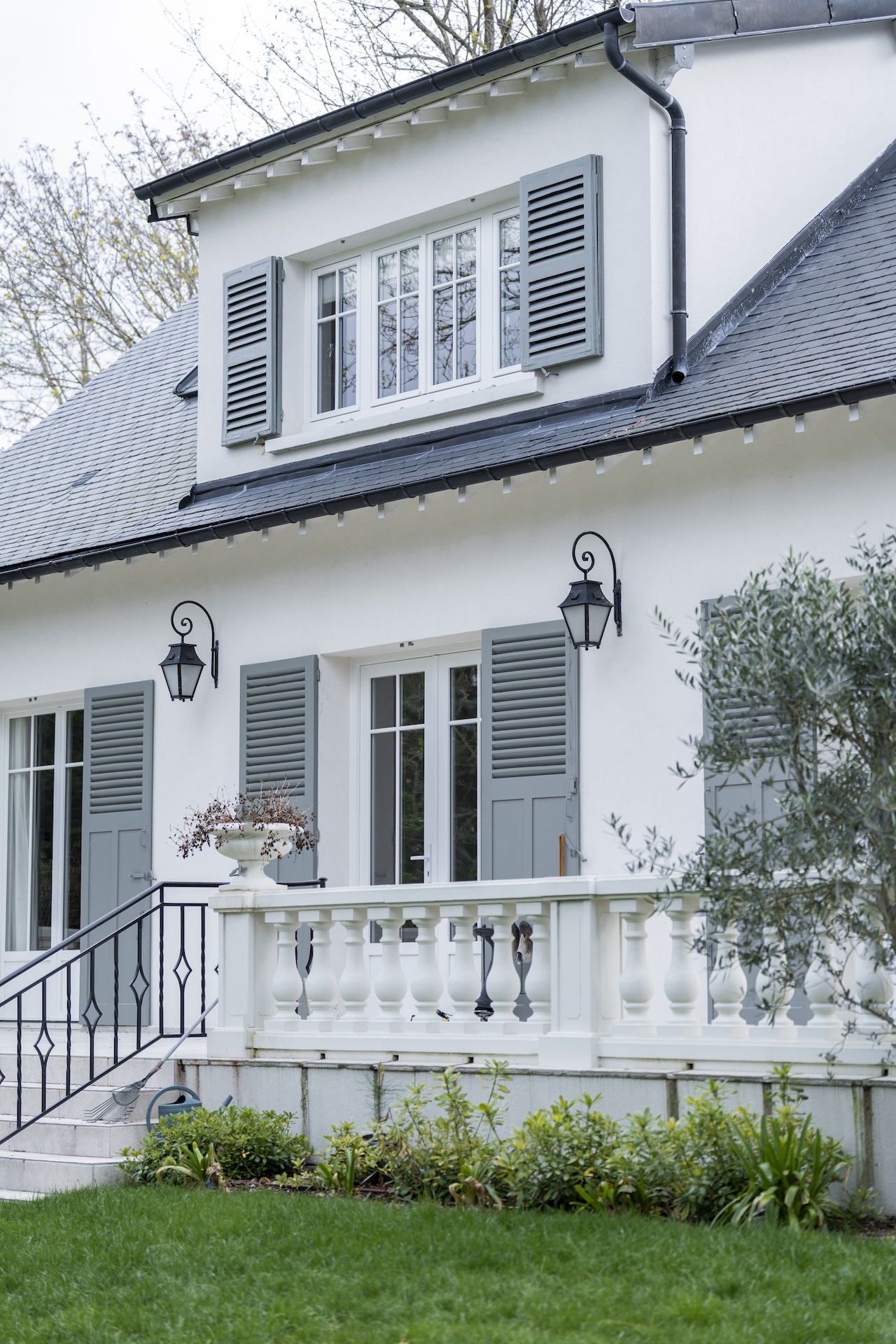 Baja Architecture Réalisation escalier et terrasse extérieure chez A et S au Vésinet dans une maison de 240 m2