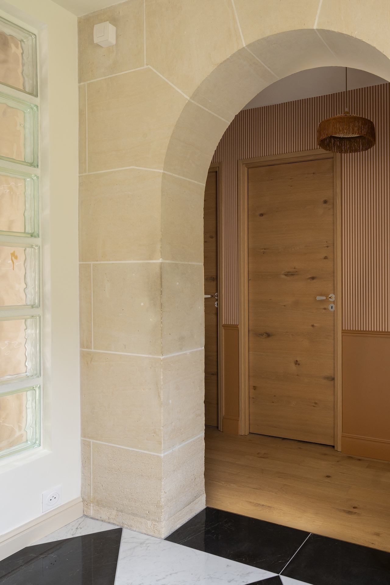 Baja Architecture Réalisation ouverture chez A et J à Rueil Malmaison dans une maison de 345 m2