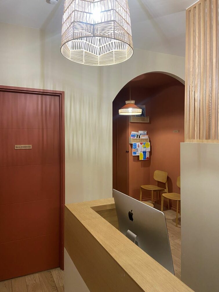 Baja Architecture Réalisation salle d'attente dans un cabinet médical de 120 m2 à Clichy