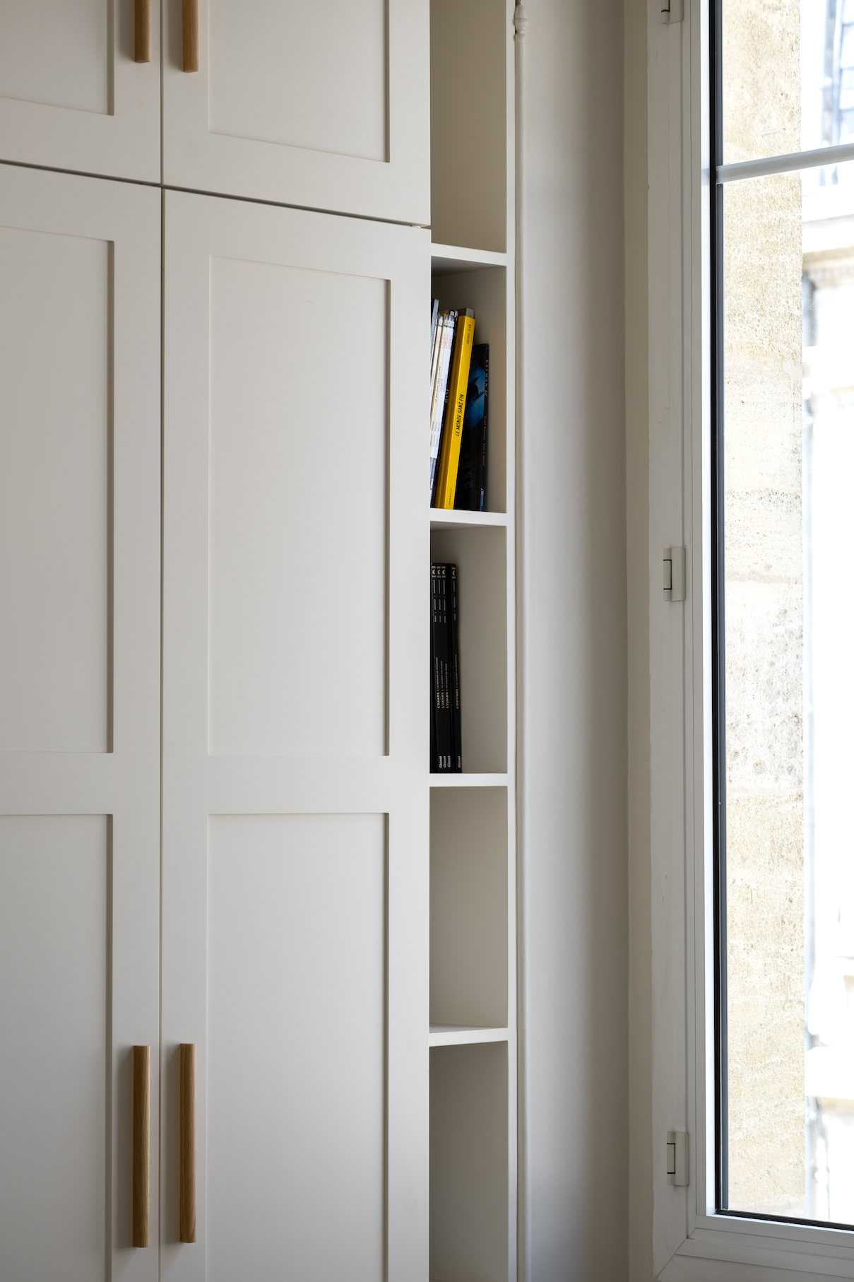 Baja Architecture Réalisation étagères chez A et S à Bordeaux Saint Seurin dans une maison de 175 m2