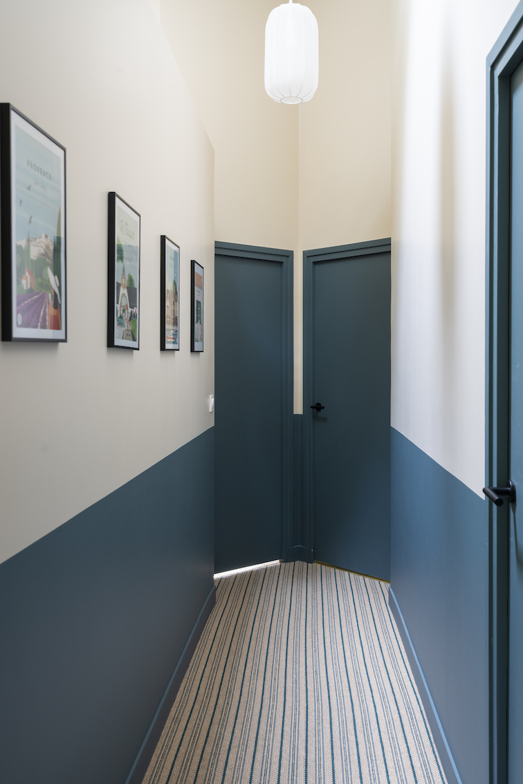 Baja Architecture Réalisation couloir chez C et S à Garches dans une maison de 180 m2