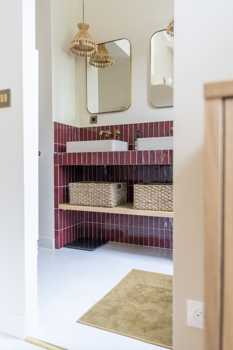 Baja Architecture Réalisation salle de bain double vasque chez C et S à Garches dans une maison de 180 m2