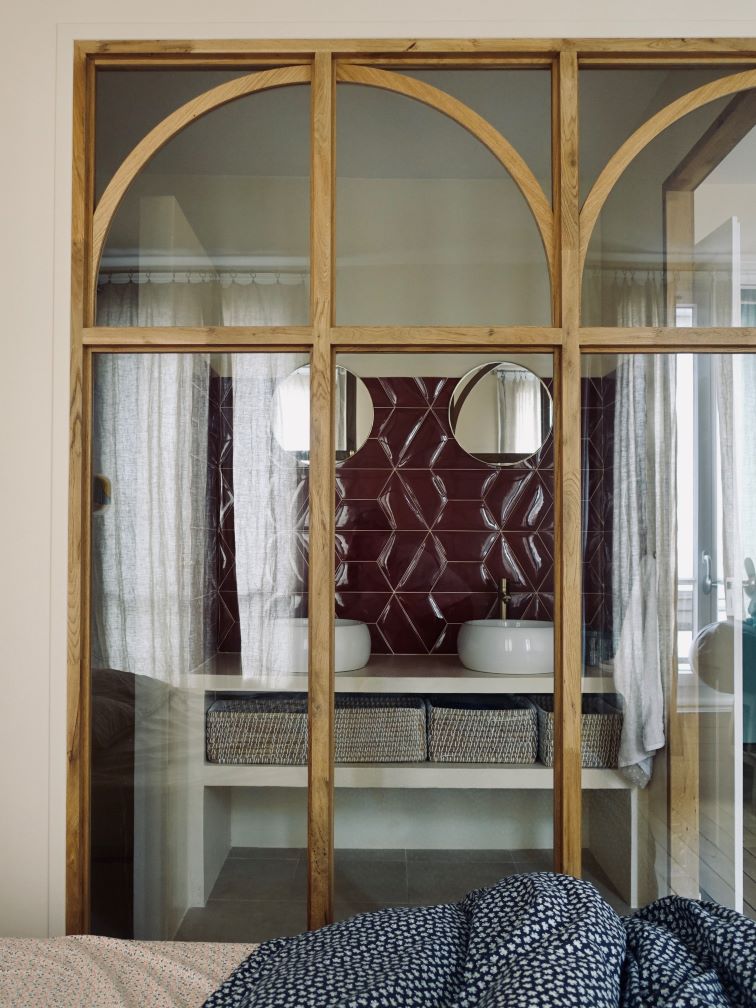 Baja Architecture Réalisation suite parentale avec salle de bain chez J et R à Boulogne Billancourt dans un appartement triplex de 160 m2