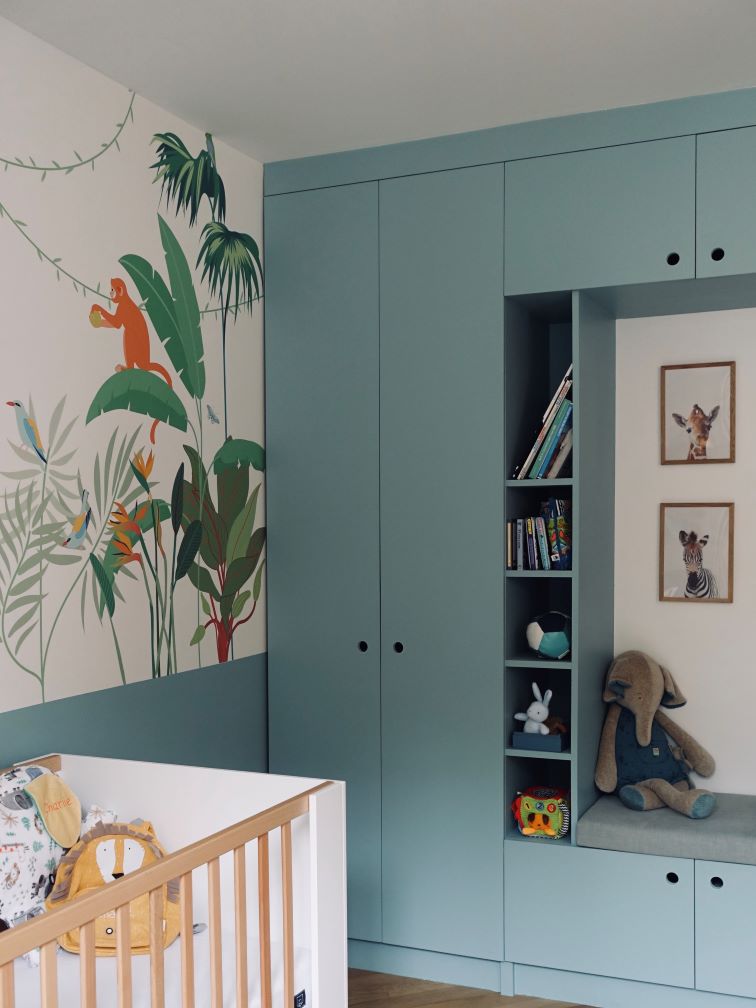 Baja Architecture Réalisation dressing dans une chambre d'enfant chez J et R à Boulogne Billancourt dans un appartement triplex de 160 m2