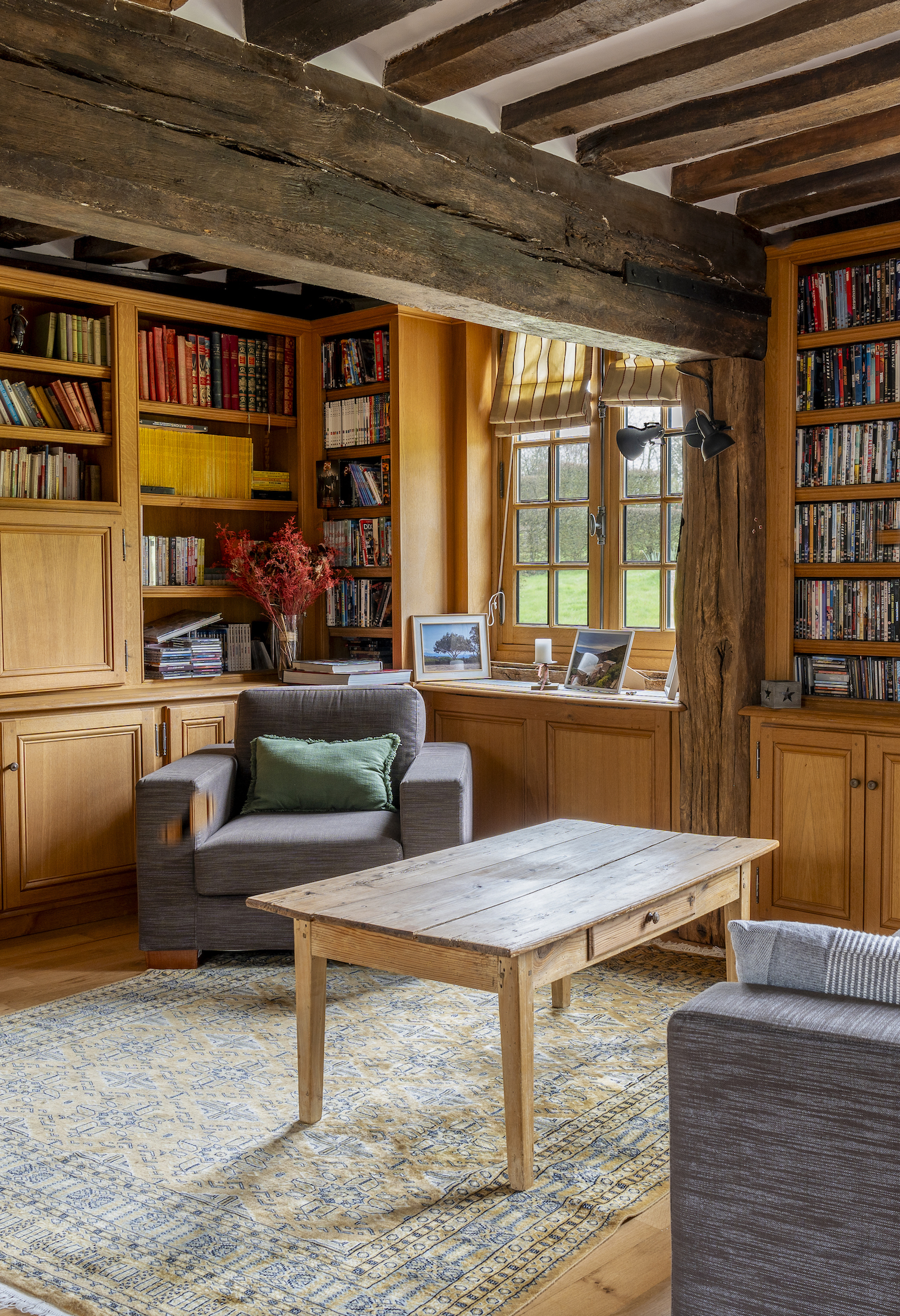 Baja Architecture Réalisation pièce bibliothèqye chez P et P à Bonneville-la-Louvet dans une maison de 260 m2