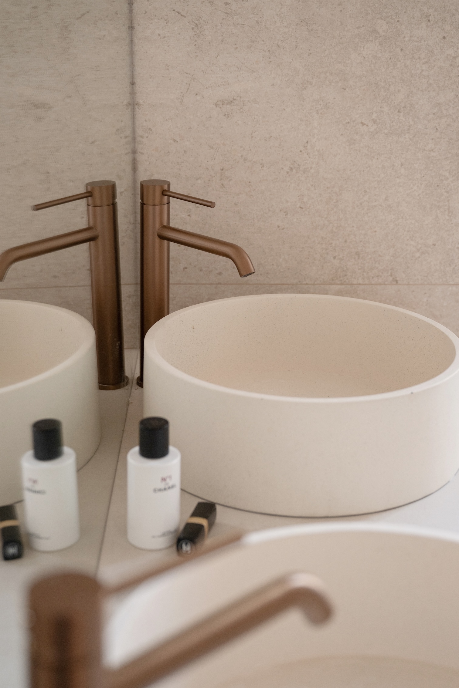 Baja Architecture Réalisation vasque de salle de bain dans un appartement de 120 m2