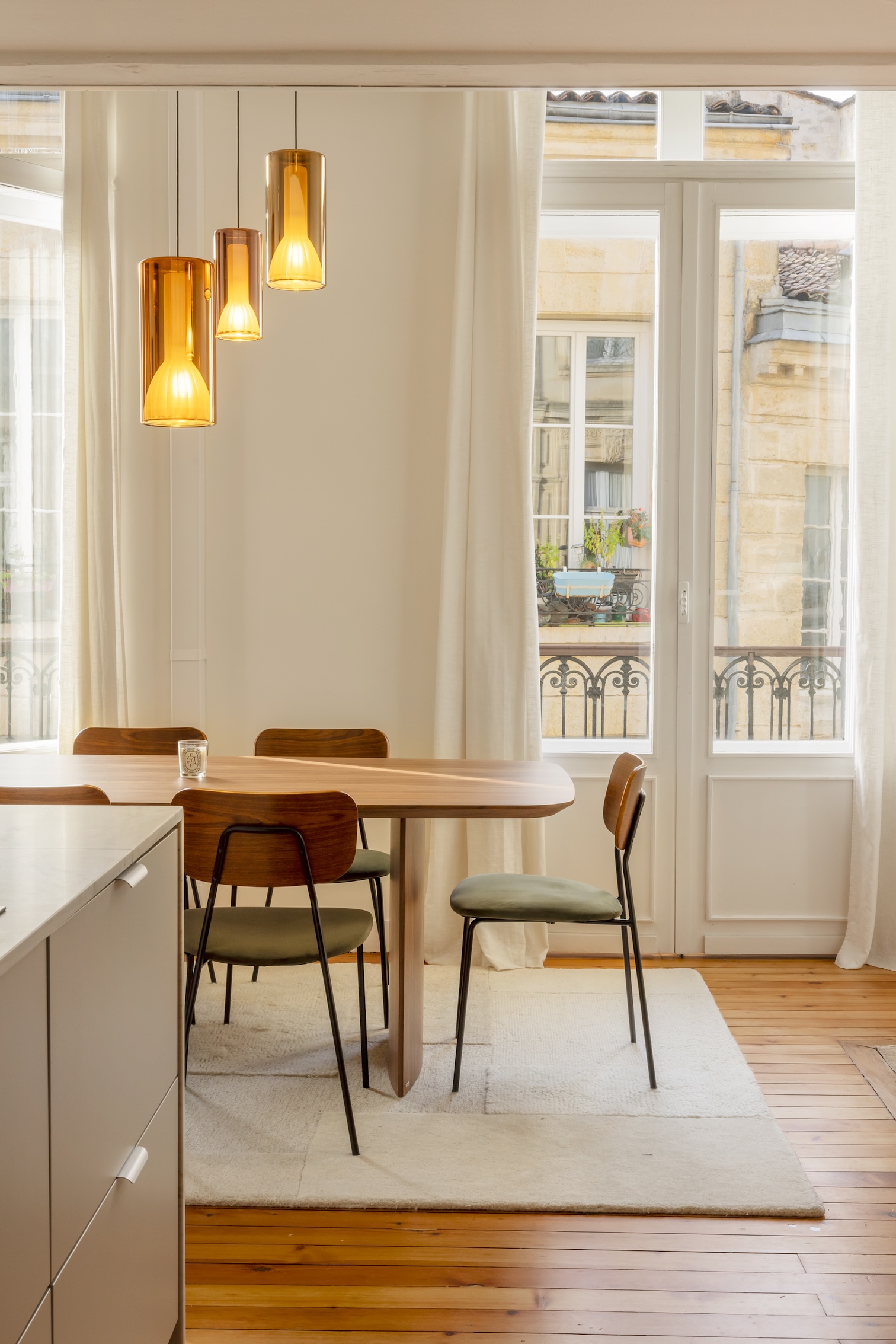 Baja Architecture Réalisation salle à manger dans un appartement de 90 m2