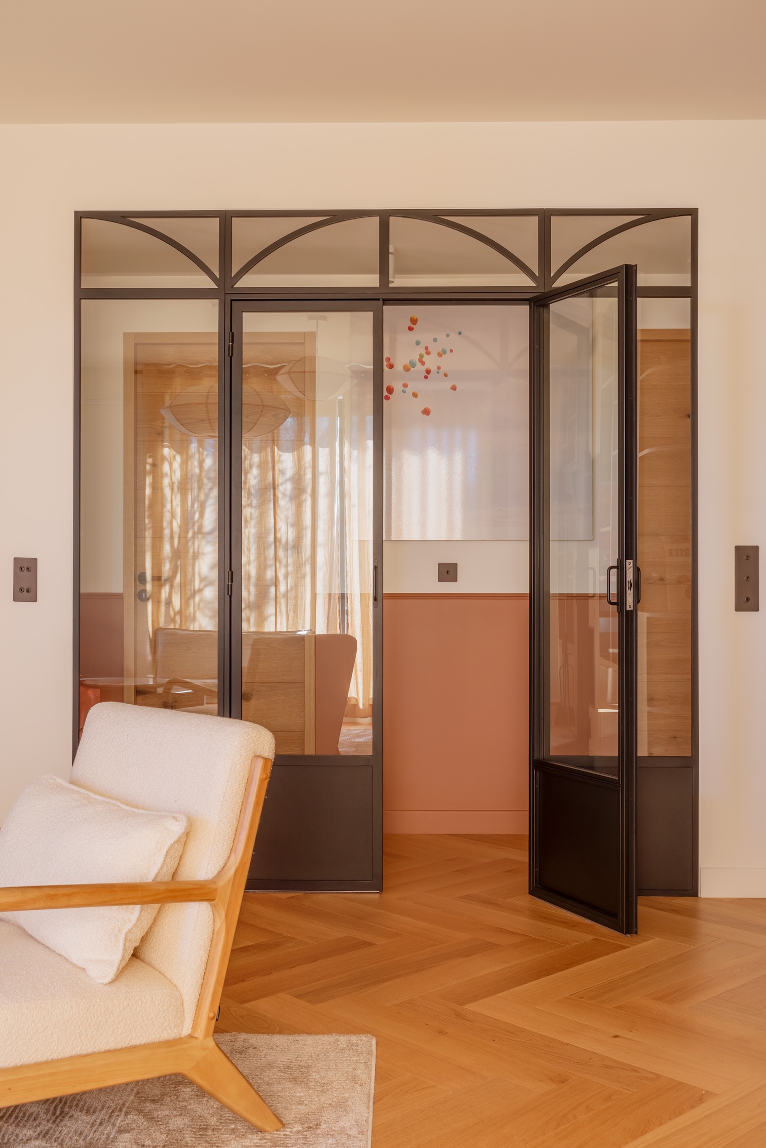 Baja Architecture Réalisation porte verrière sur mesure dans un appartement de 110 m2