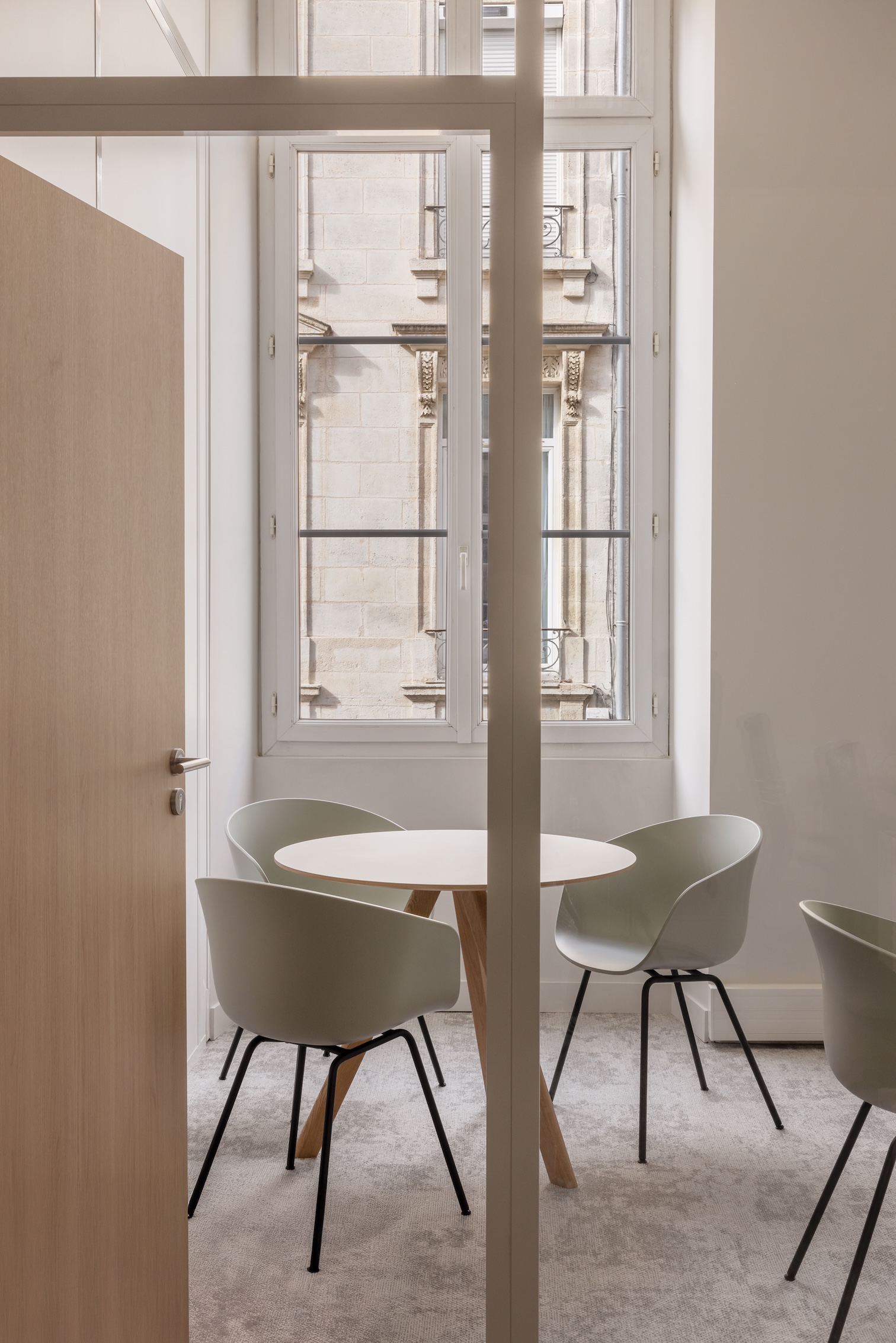 Baja Architecture Réalisation chez la Compagnie Médocaine des grands crus à Bordeaux dans des bureaux professionnels de 350 m2