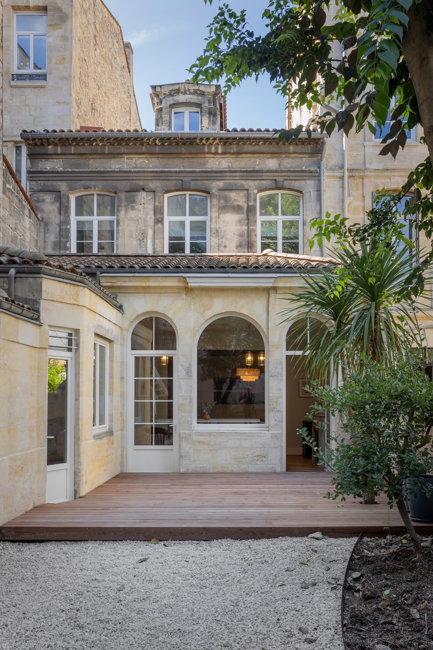 Baja Architecture Réalisation chez la Compagnie Médocaine des grands crus à Bordeaux dans des bureaux professionnels de 350 m2